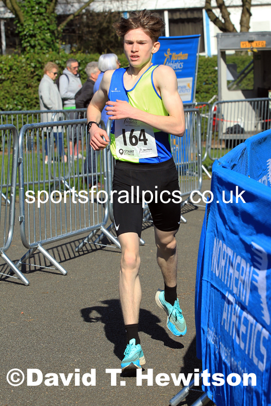 Mens Under-17s 5k, 2022 Northern 12 and 6 Stage Road Relays,  Birkenhead Park, Birkenhead, Wirral.  Photo: David T. Hewitson/Sports for All Pics